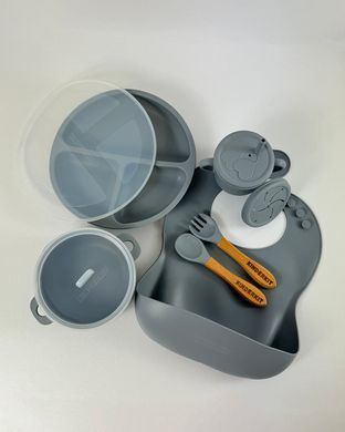 Дитячий силіконовий посуд для прикорму Kinderkit EasyMeal Cool Slate Y18 набір для годування на присосках для малюка  сірий 10 предметів тарілка секційна та глибока мисочка з кришками чашка з трубочкою ложечка виделочка