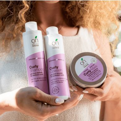 Шампунь для вьющихся волос и подчеркивание локонов из серии Curly Routine от Officina Naturae, 200 мл
