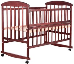 Дитяче ліжечко (кровать) Наталка ОТО для новонароджених з відкидною боковиною на колесиках, дерево вільха (темна)